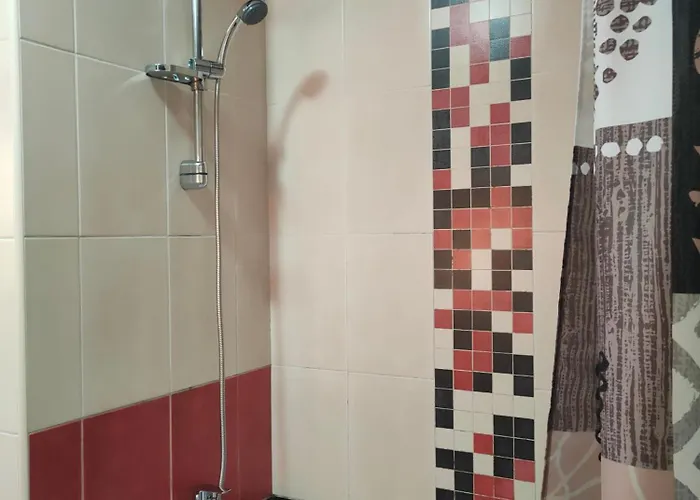 Little Nyaraló Káty