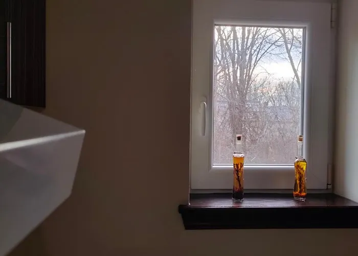 Little Nyaraló Káty